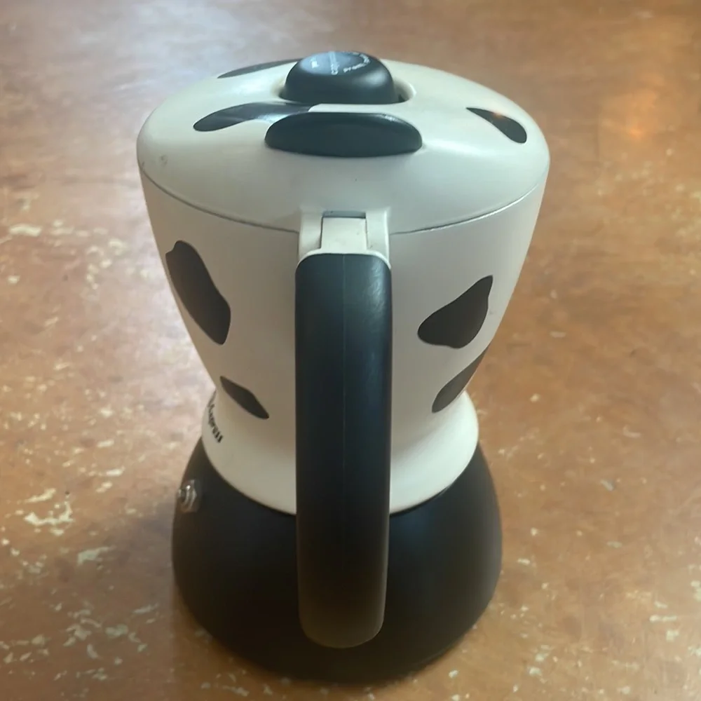 Bialetti Mukka Express Cow Print Stovetop Espresso Maker - White & Black - Picture 5 of 13